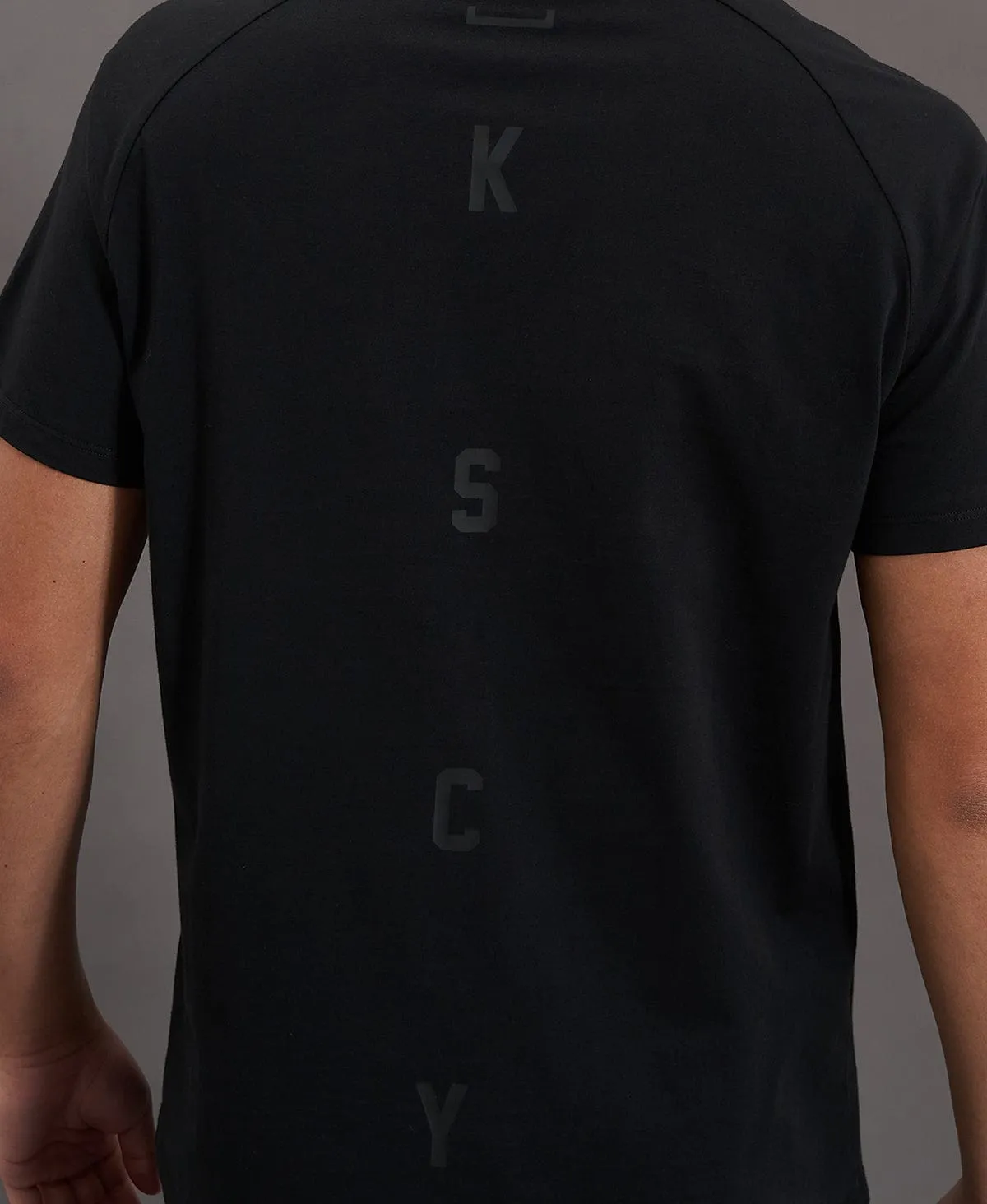 Process Raglan Curved Hem T-Shirt Jet Black